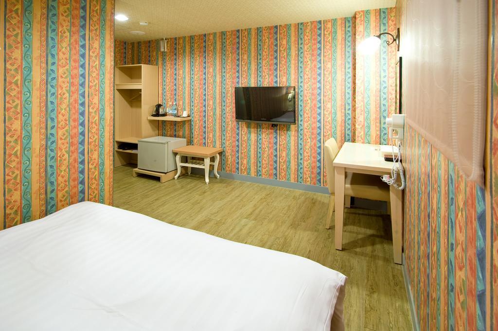 Hotel Skoal Kaohsiung Extérieur photo