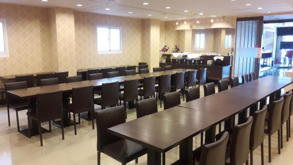 Hotel Skoal Kaohsiung Extérieur photo